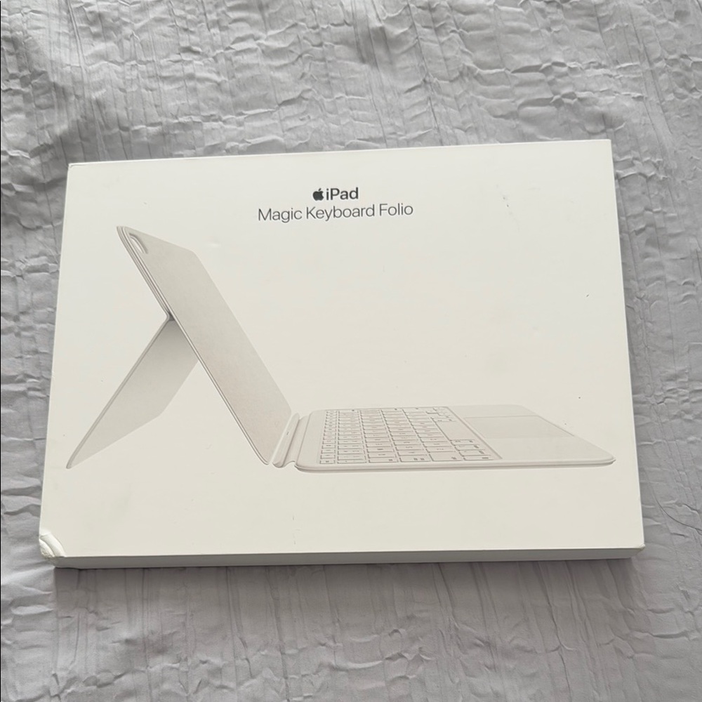 Apple iPad Magic Keyboard Folio - Elegant White